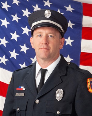 Lt. Jason Steinkamp 2021 Ldrshp Award.jpg